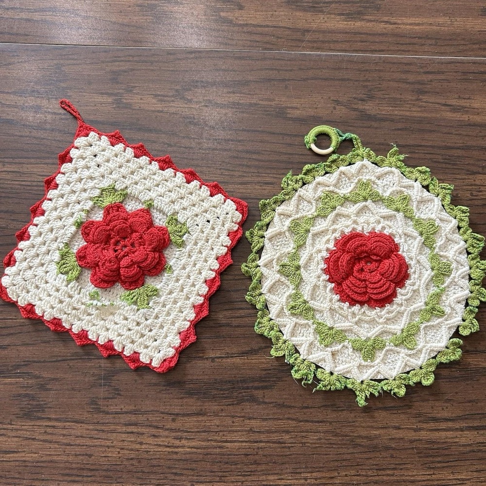 Vintage 50s 60s Cottagecore Handmade Crochet Rose Pot Holder Set 2 Red Green